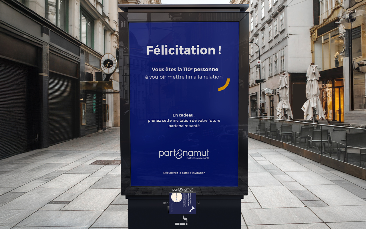 Affiche sous forme de portrait qui représente un résident habillé en Léopold premier.