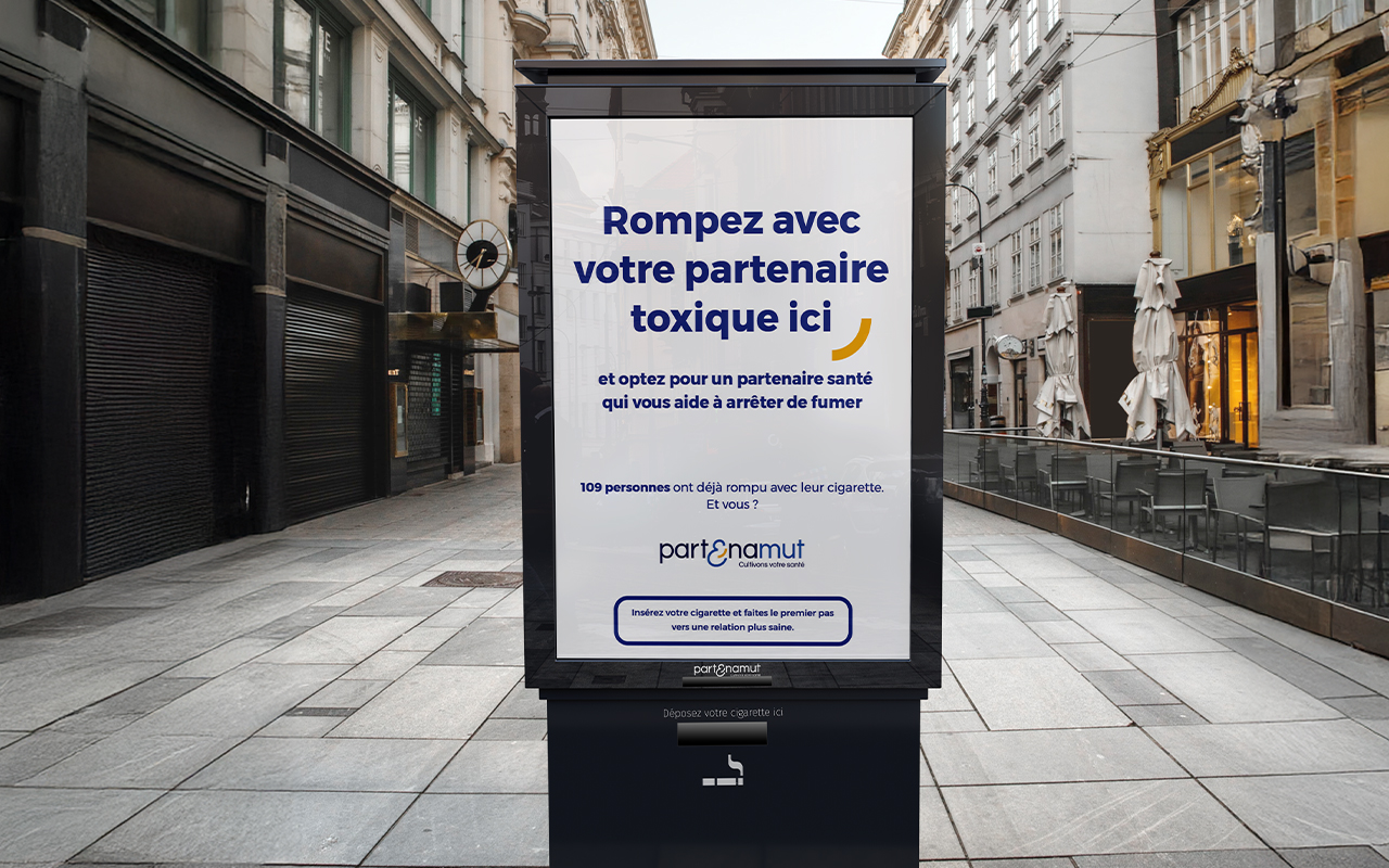 Affiche sous forme de portrait qui représente un résident habillé en Jules César.